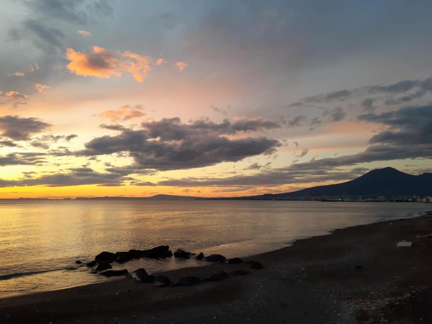 Casa Andrea Tra Napoli E Sorrento Apartment Castellammare di Stabia Ruang foto